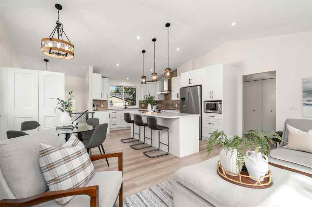 MLS® A2257436 - 3212 Breen Crescent NW in Brentwood Calgary, Residential