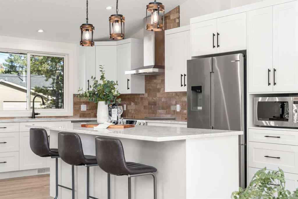 MLS® A2257436 - 3212 Breen Crescent NW in Brentwood Calgary, Residential