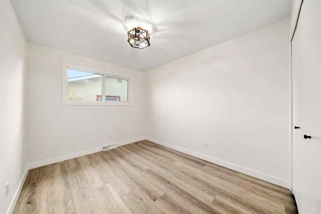 MLS® A2257436 - 3212 Breen Crescent NW in Brentwood Calgary, Residential