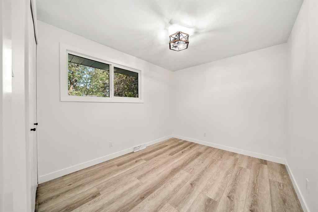 MLS® A2257436 - 3212 Breen Crescent NW in Brentwood Calgary, Residential