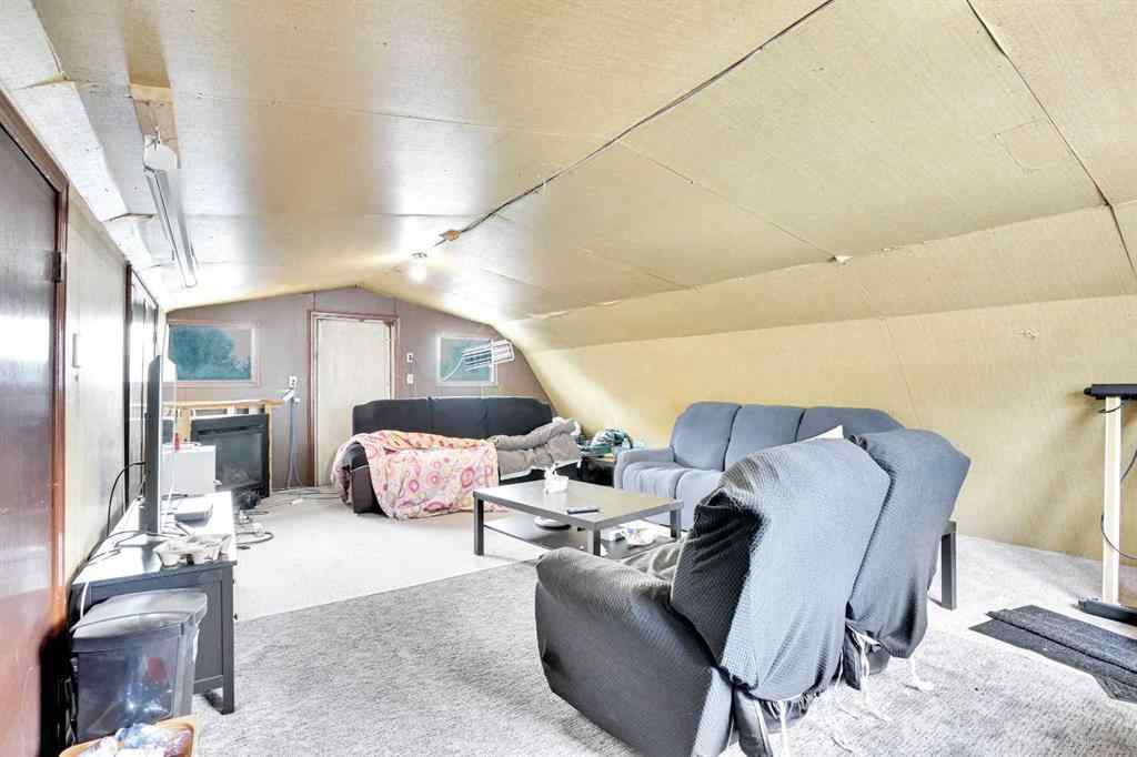 MLS® A2257438 - 88 Westwood Drive SW in Westgate Calgary, Residential