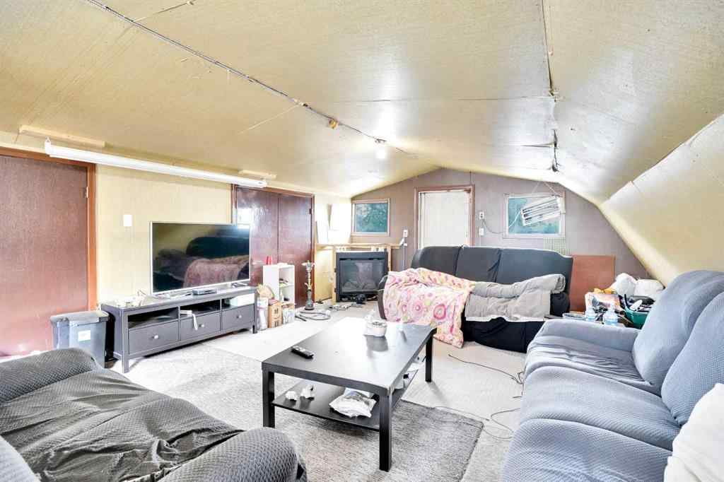 MLS® A2257438 - 88 Westwood Drive SW in Westgate Calgary, Residential