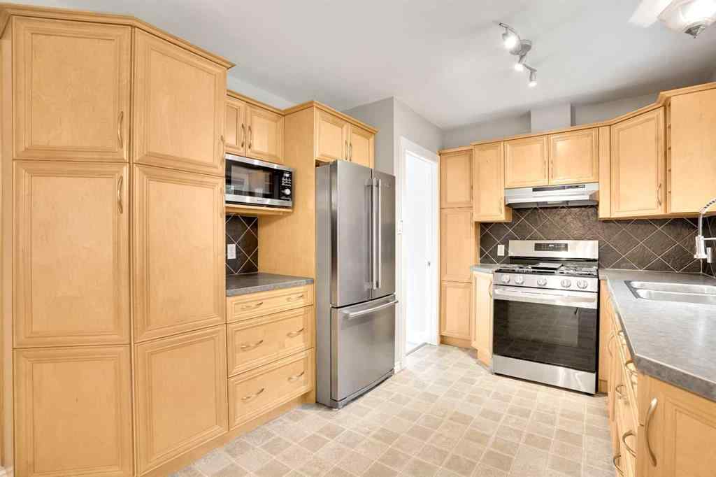 MLS® A2257438 - 88 Westwood Drive SW in Westgate Calgary, Residential