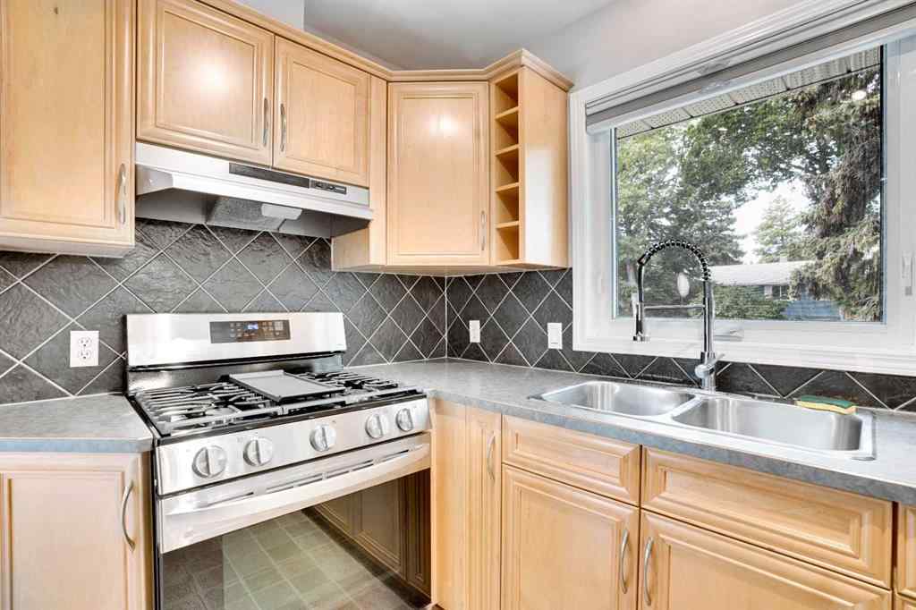 MLS® A2257438 - 88 Westwood Drive SW in Westgate Calgary, Residential