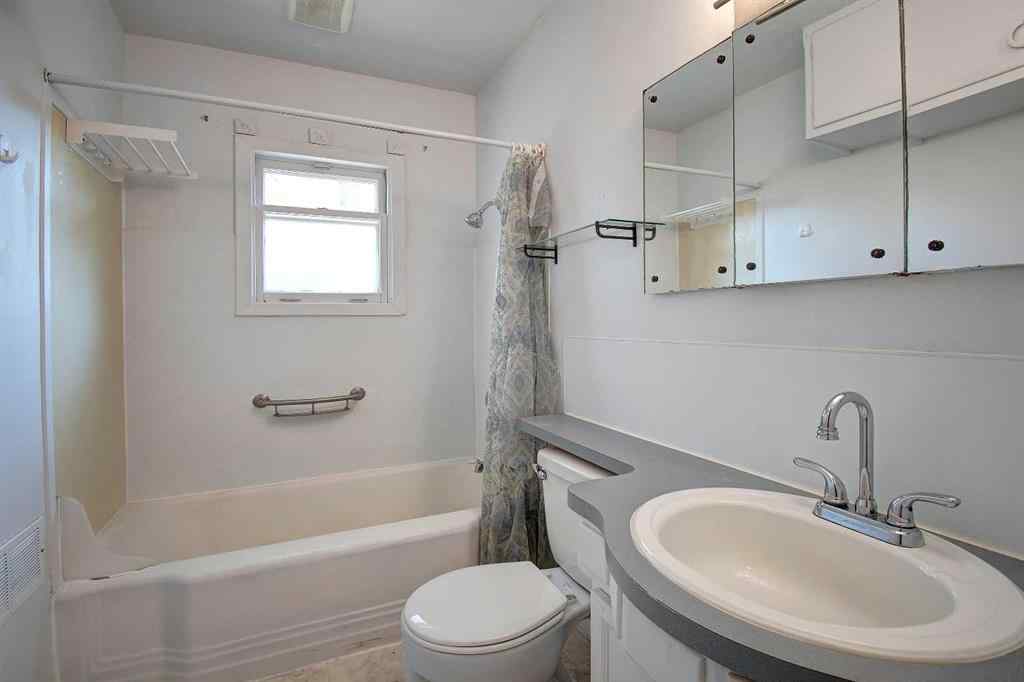 MLS® A2257445 - 514 30 Street NW in Parkdale Calgary, Residential