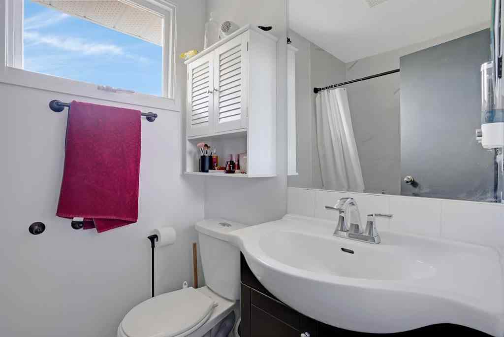 MLS® A2257448 - 6016 37 Street SW in Lakeview Calgary, Residential