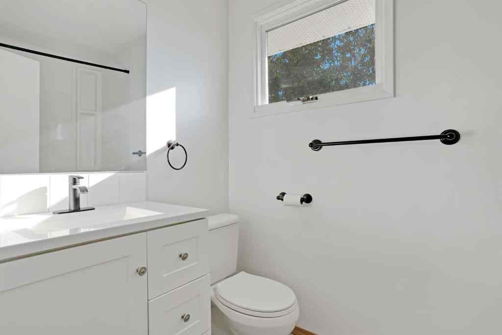 MLS® A2257448 - 6016 37 Street SW in Lakeview Calgary, Residential
