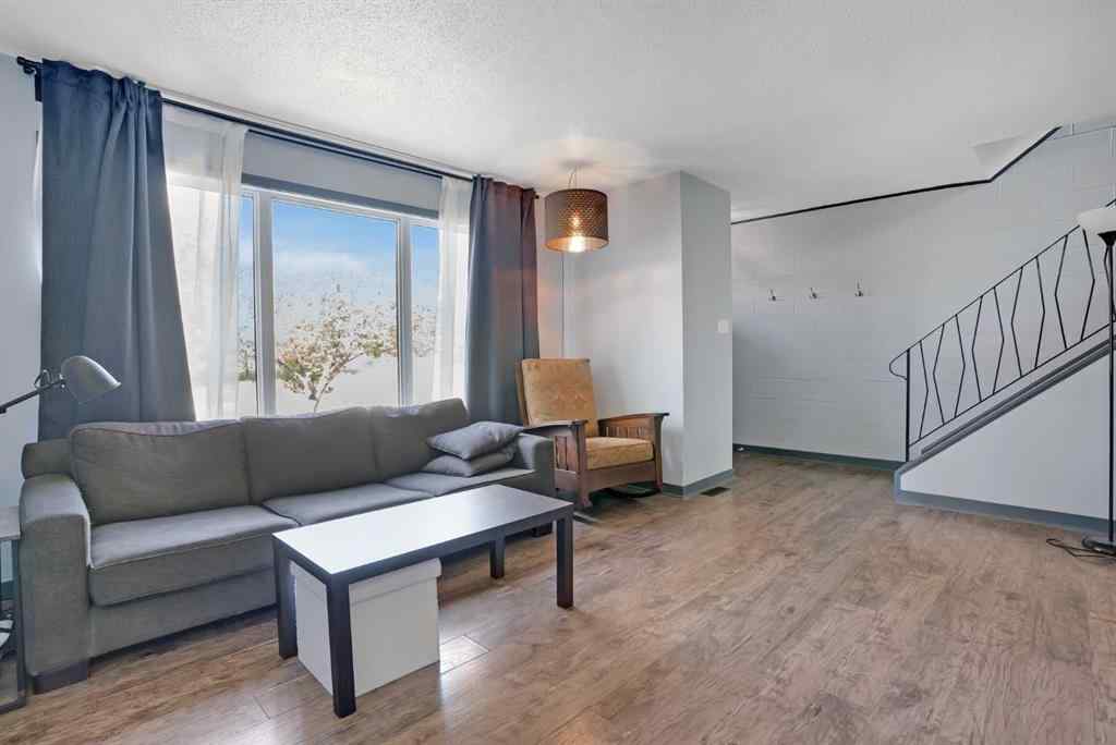 MLS® A2257448 - 6016 37 Street SW in Lakeview Calgary, Residential