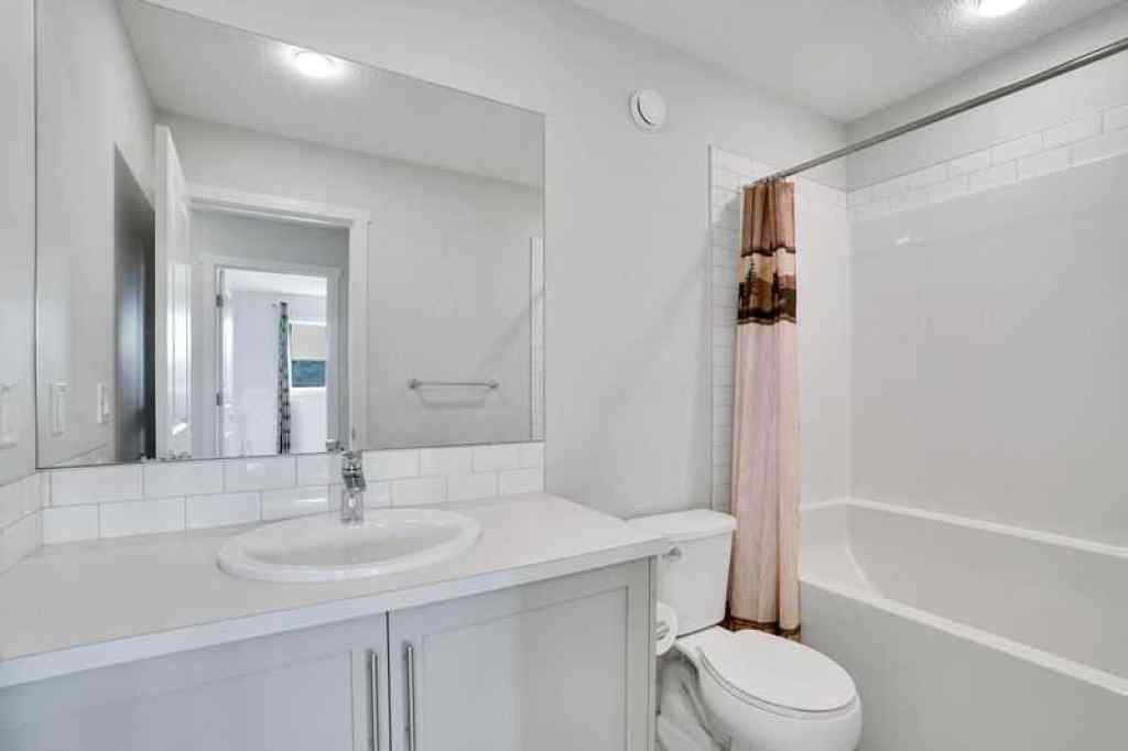 MLS® A2257458 - 143 HIGHVIEW Gate SE in Kings Heights Airdrie, Residential