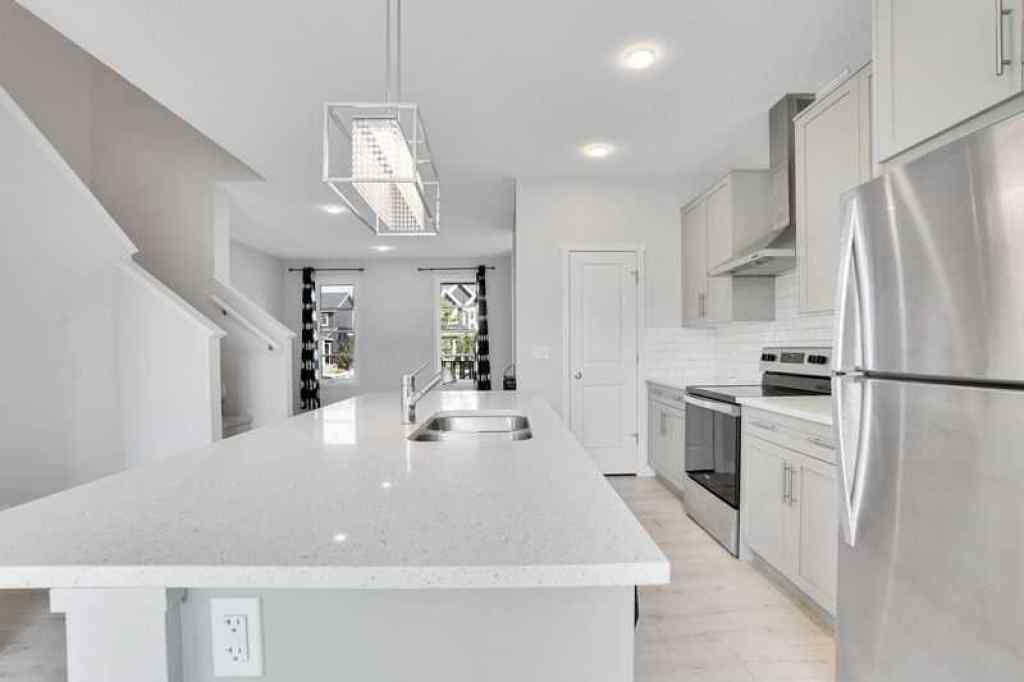 MLS® A2257458 - 143 HIGHVIEW Gate SE in Kings Heights Airdrie, Residential