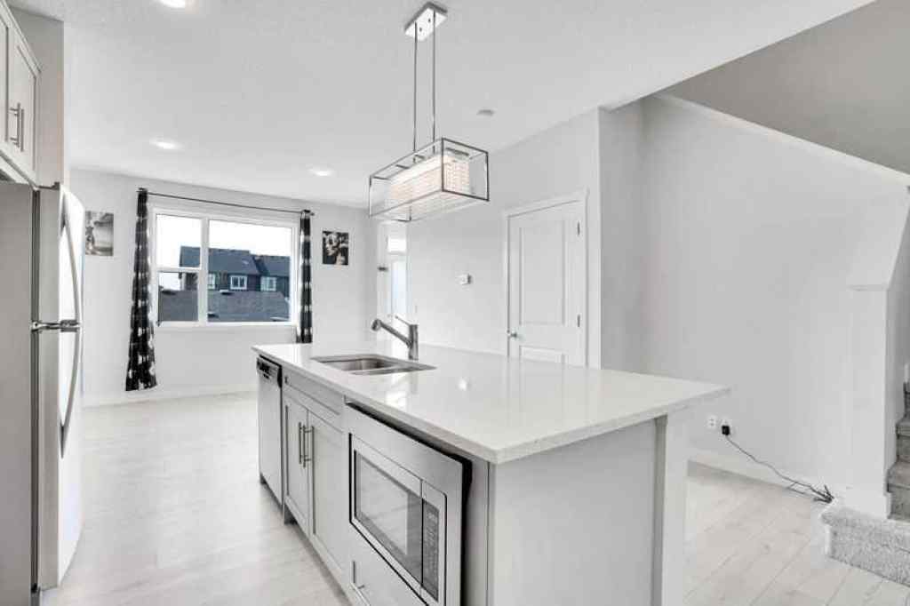 MLS® A2257458 - 143 HIGHVIEW Gate SE in Kings Heights Airdrie, Residential