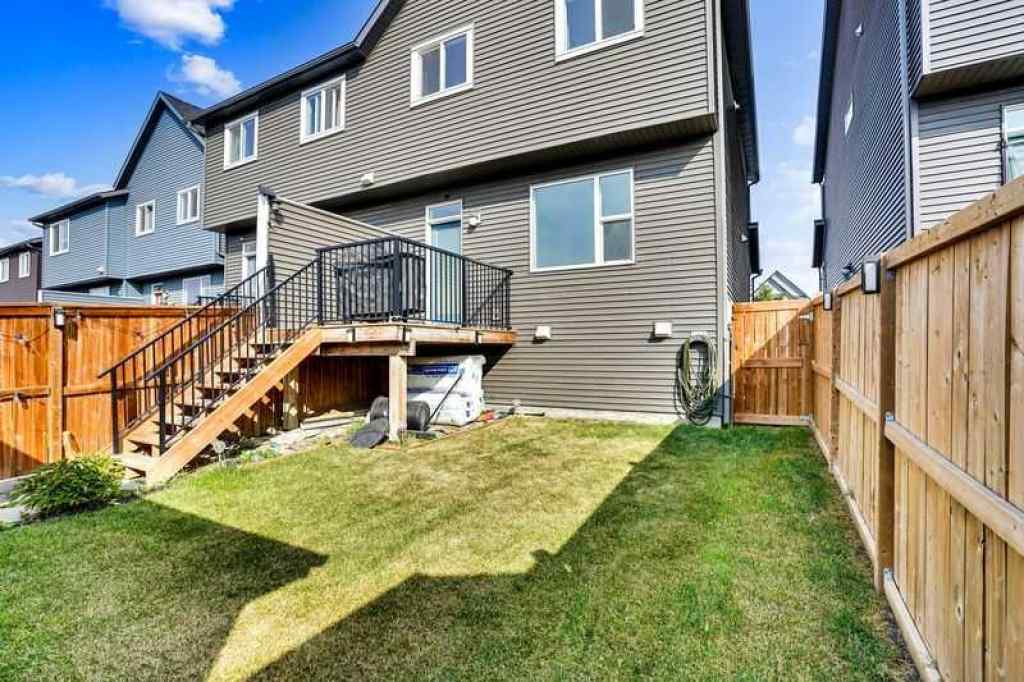MLS® A2257458 - 143 HIGHVIEW Gate SE in Kings Heights Airdrie, Residential