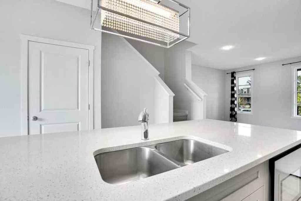 MLS® A2257458 - 143 HIGHVIEW Gate SE in Kings Heights Airdrie, Residential