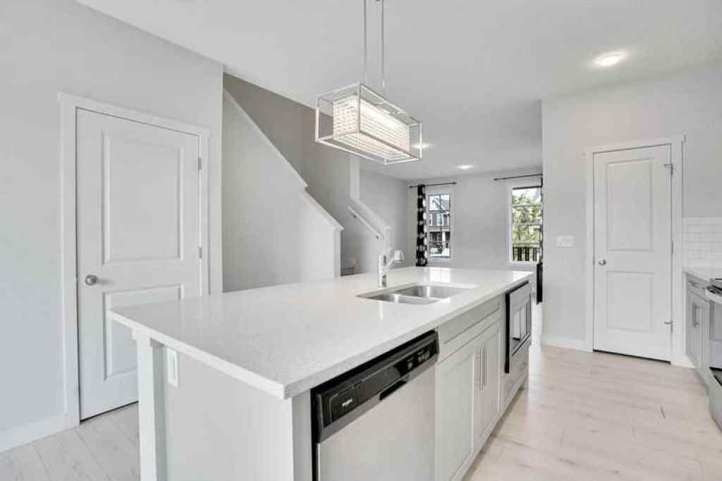 MLS® A2257458 - 143 HIGHVIEW Gate SE in Kings Heights Airdrie, Residential