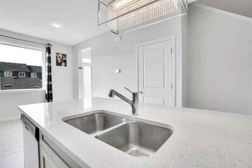 MLS® A2257458 - 143 HIGHVIEW Gate SE in Kings Heights Airdrie, Residential