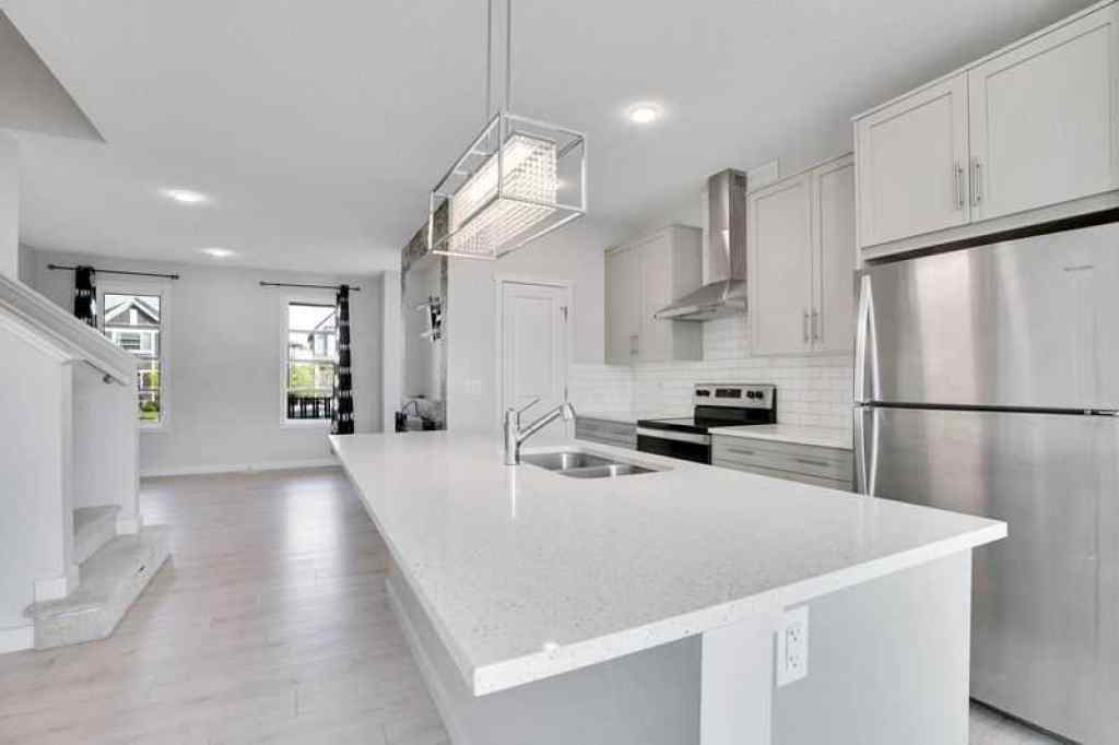MLS® A2257458 - 143 HIGHVIEW Gate SE in Kings Heights Airdrie, Residential
