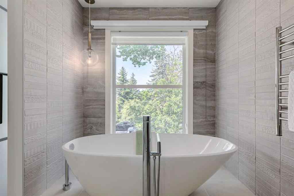 MLS® A2257474 - 2636 30 Street SW in Killarney/Glengarry Calgary, Residential