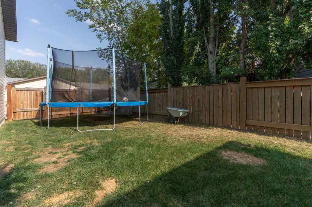 MLS® A2257482 - 6122 32 Avenue  in Century Meadows Camrose, Residential