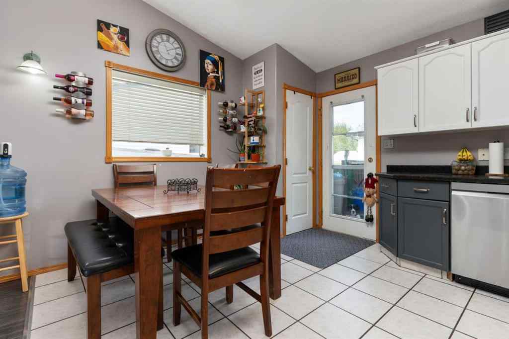 MLS® A2257482 - 6122 32 Avenue  in Century Meadows Camrose, Residential