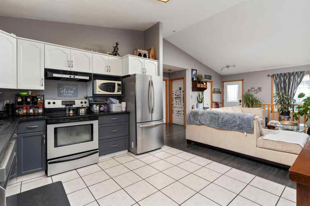 MLS® A2257482 - 6122 32 Avenue  in Century Meadows Camrose, Residential