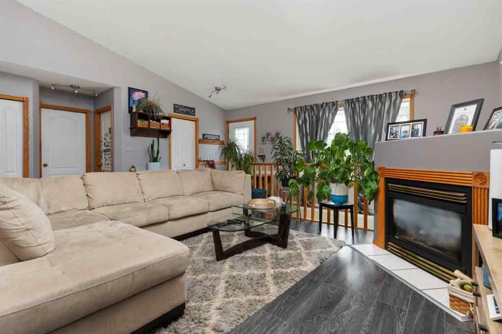 MLS® A2257482 - 6122 32 Avenue  in Century Meadows Camrose, Residential