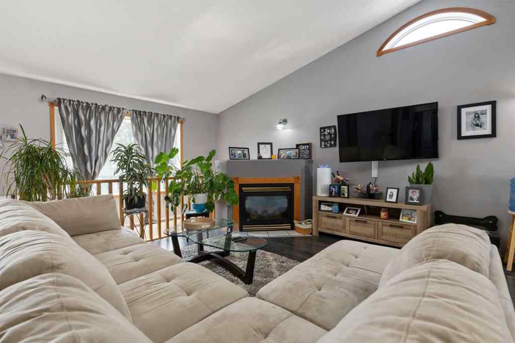 MLS® A2257482 - 6122 32 Avenue  in Century Meadows Camrose, Residential