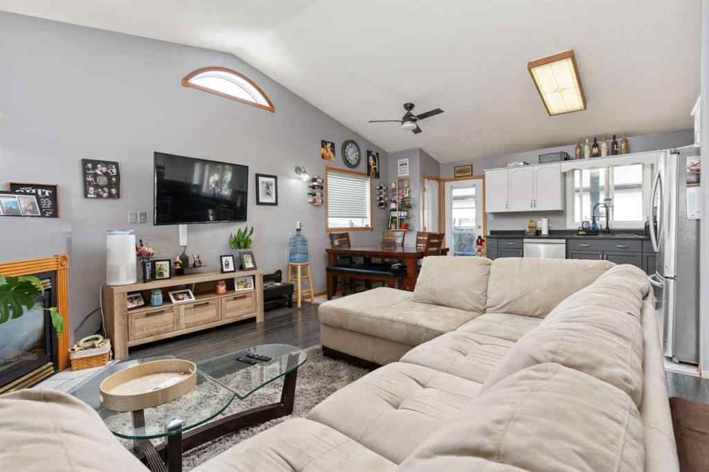 MLS® A2257482 - 6122 32 Avenue  in Century Meadows Camrose, Residential
