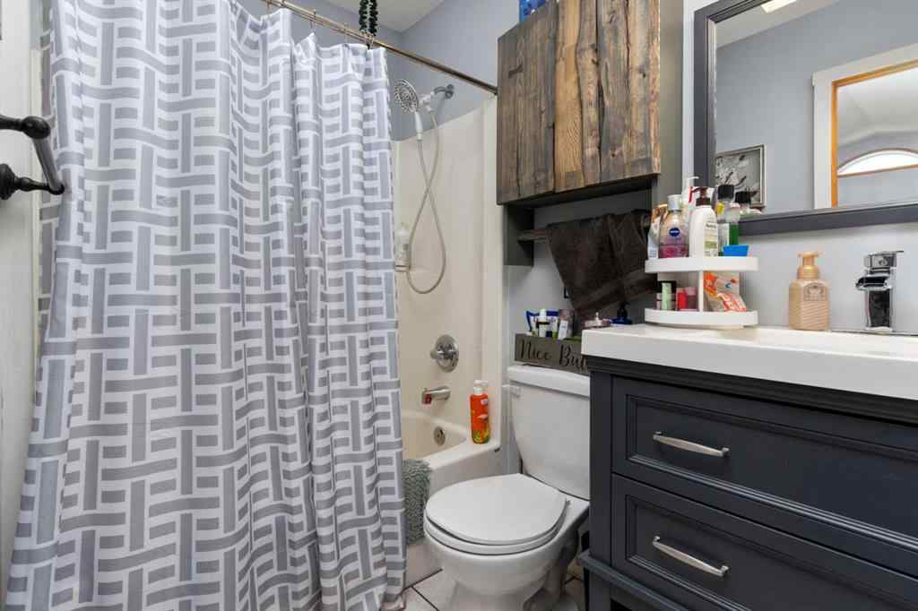 MLS® A2257482 - 6122 32 Avenue  in Century Meadows Camrose, Residential