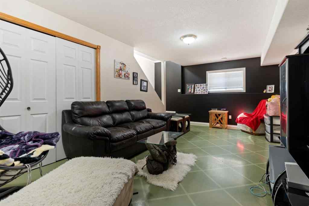 MLS® A2257482 - 6122 32 Avenue  in Century Meadows Camrose, Residential