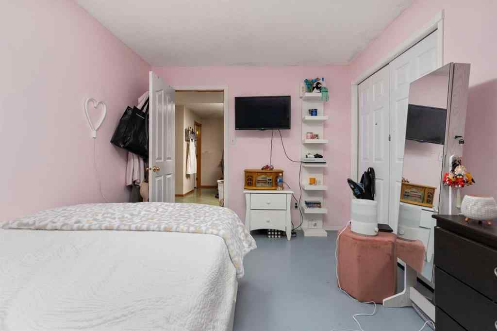MLS® A2257482 - 6122 32 Avenue  in Century Meadows Camrose, Residential