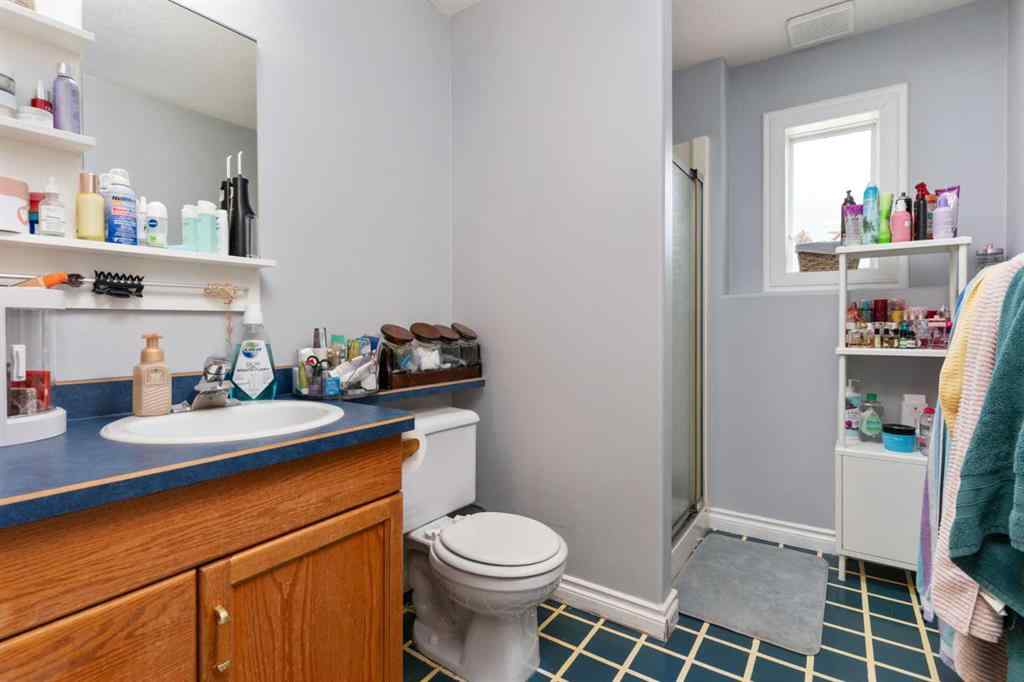 MLS® A2257482 - 6122 32 Avenue  in Century Meadows Camrose, Residential