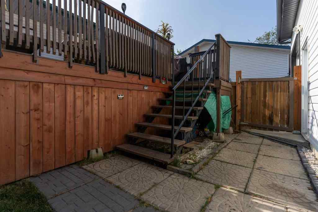 MLS® A2257482 - 6122 32 Avenue  in Century Meadows Camrose, Residential
