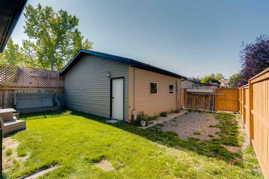 MLS® A2257483 - 415 Midridge Drive SE in Midnapore Calgary, Residential