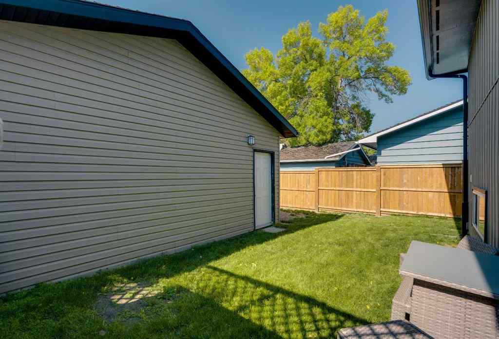 MLS® A2257483 - 415 Midridge Drive SE in Midnapore Calgary, Residential