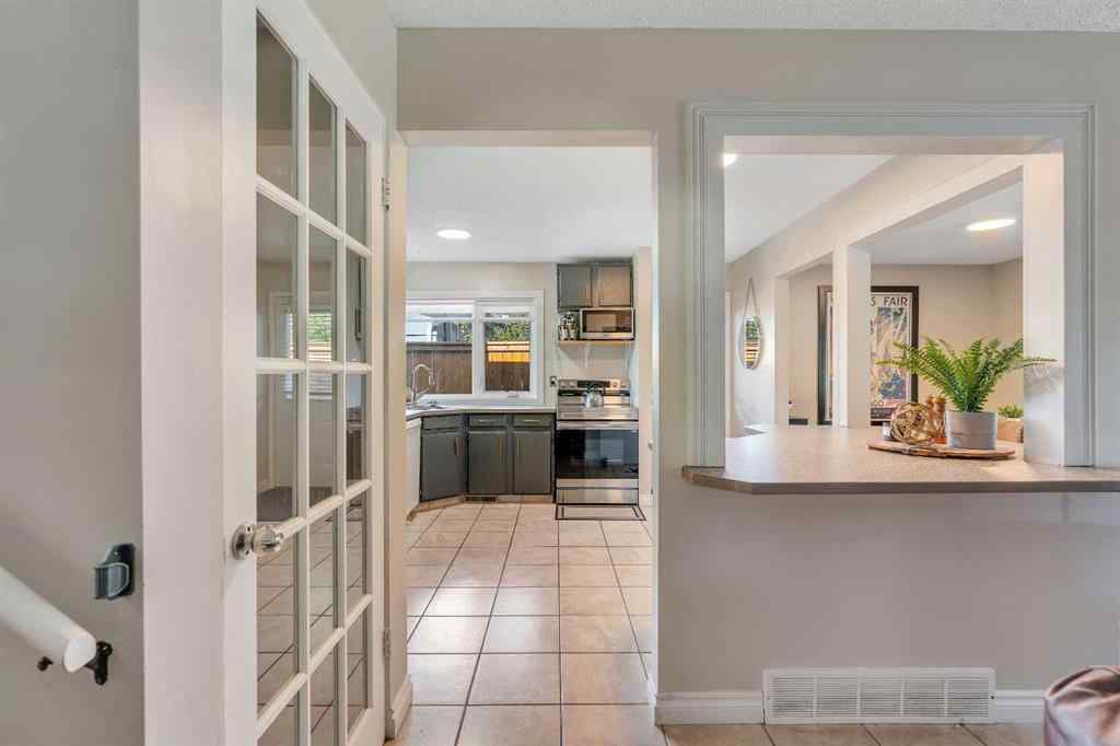 MLS® A2257483 - 415 Midridge Drive SE in Midnapore Calgary, Residential