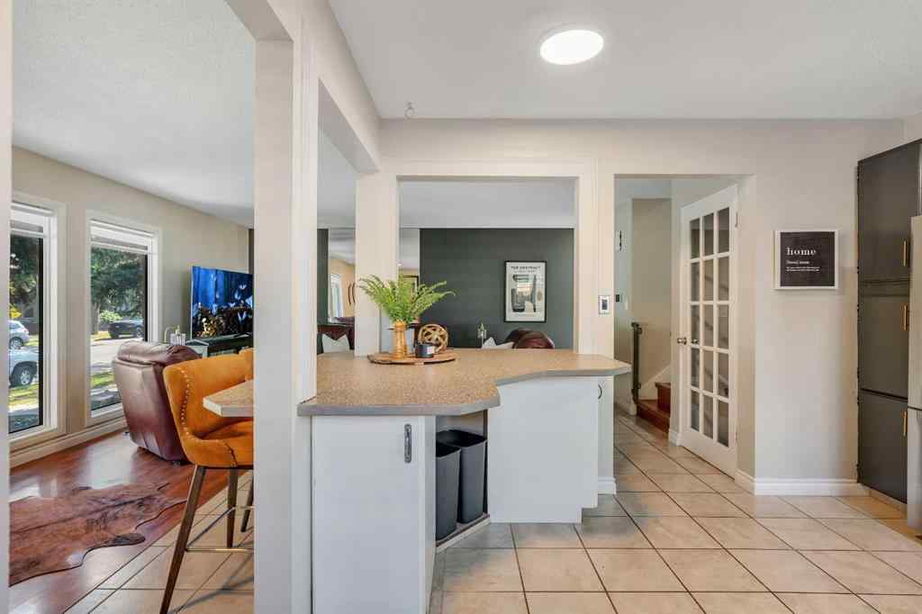 MLS® A2257483 - 415 Midridge Drive SE in Midnapore Calgary, Residential