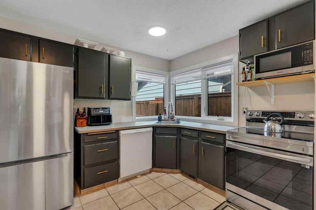 MLS® A2257483 - 415 Midridge Drive SE in Midnapore Calgary, Residential