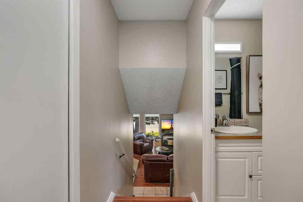 MLS® A2257483 - 415 Midridge Drive SE in Midnapore Calgary, Residential