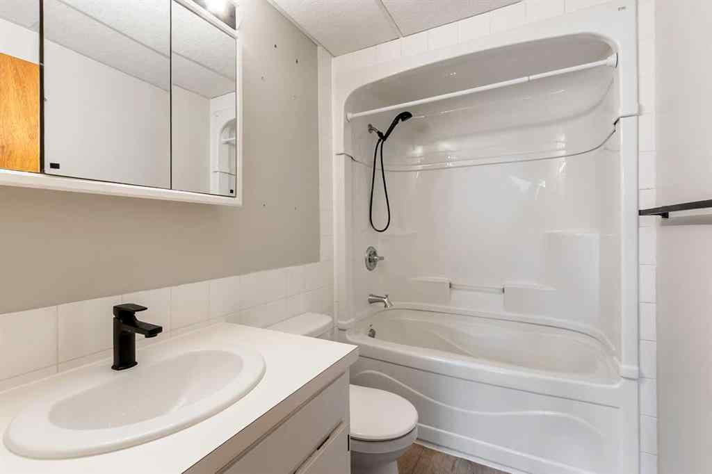 MLS® A2257485 - 5602 57 Avenue  in NONE Olds, Residential