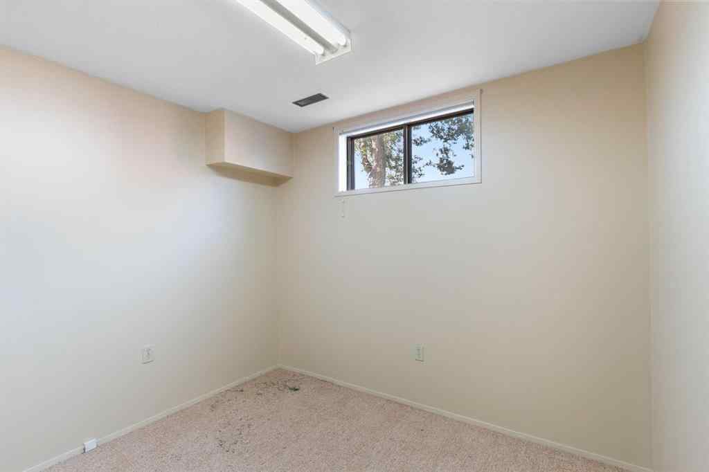 MLS® A2257485 - 5602 57 Avenue  in NONE Olds, Residential