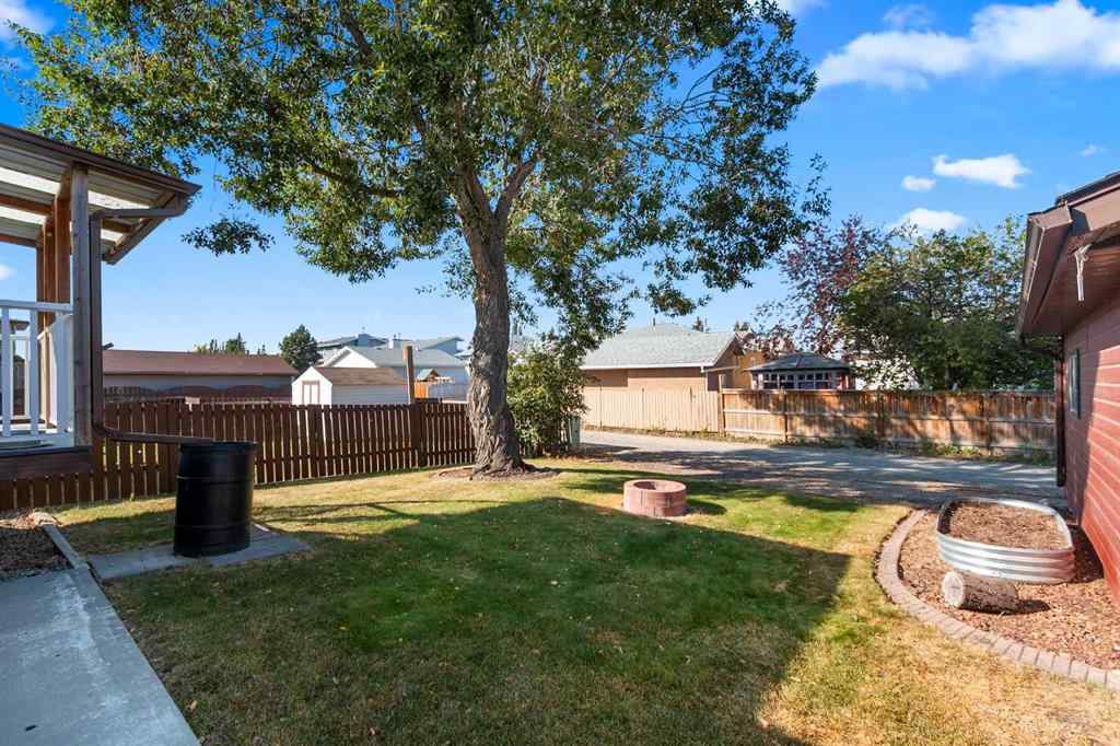 MLS® A2257485 - 5602 57 Avenue  in NONE Olds, Residential