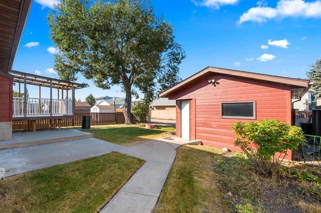 MLS® A2257485 - 5602 57 Avenue  in NONE Olds, Residential