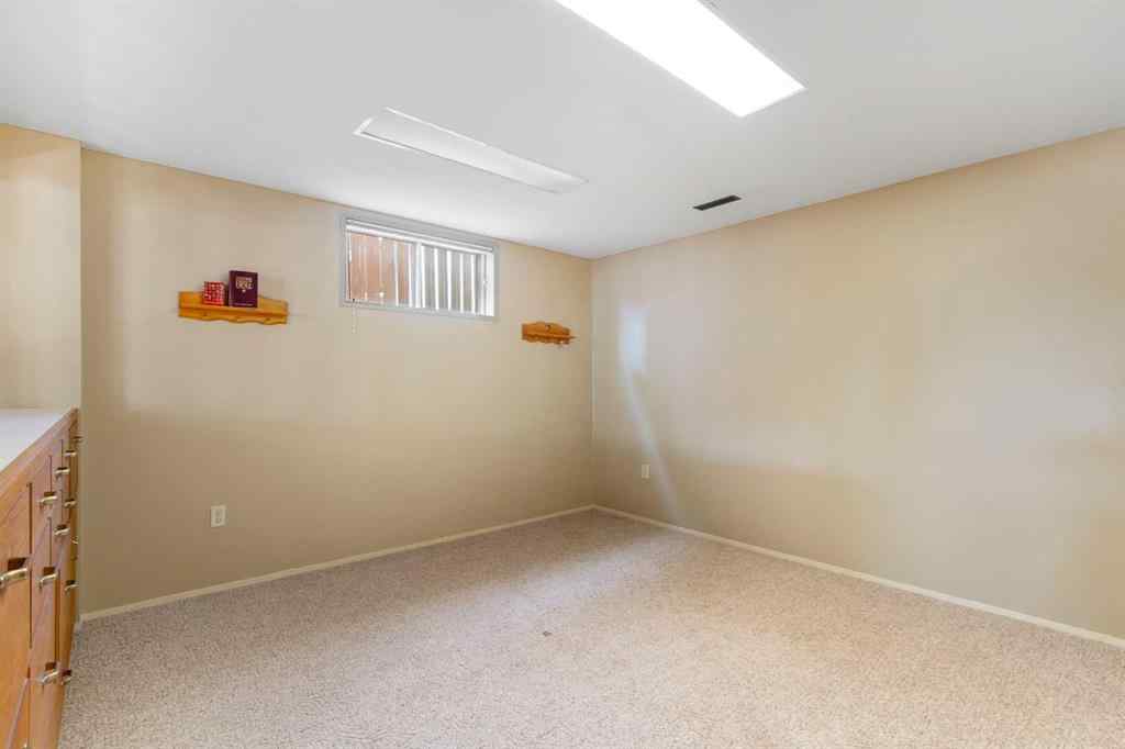 MLS® A2257485 - 5602 57 Avenue  in NONE Olds, Residential