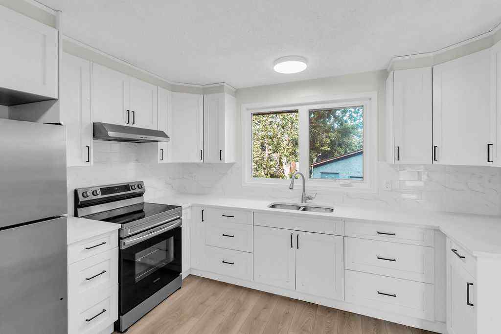 MLS® A2257486 - 10 Radcliffe Crescent SE in Albert Park/Radisson Heights Calgary, Residential