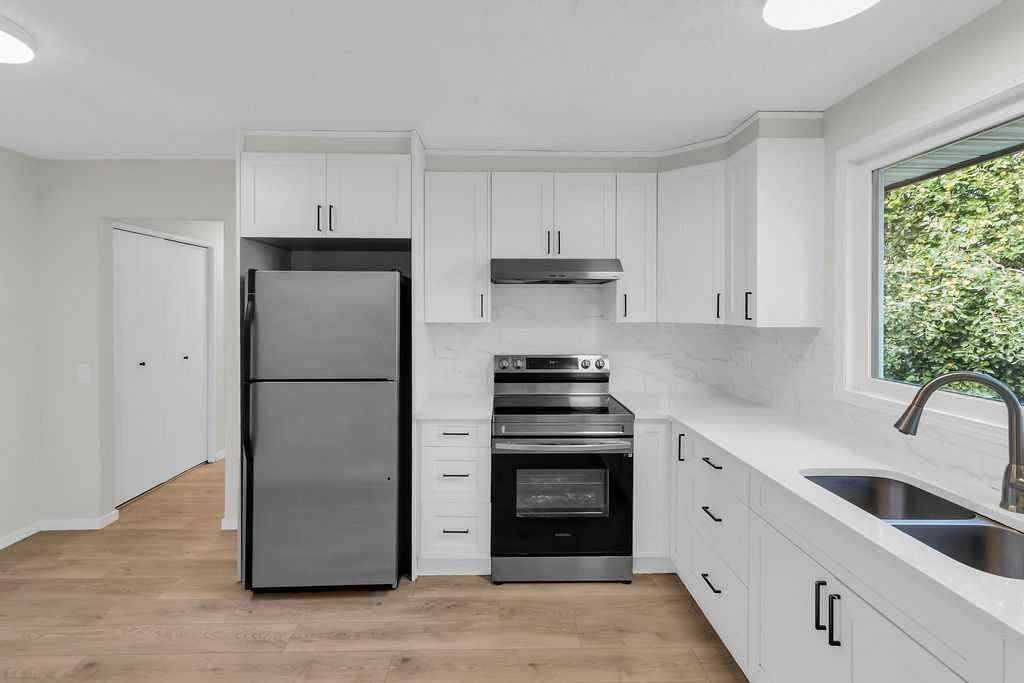 MLS® A2257486 - 10 Radcliffe Crescent SE in Albert Park/Radisson Heights Calgary, Residential