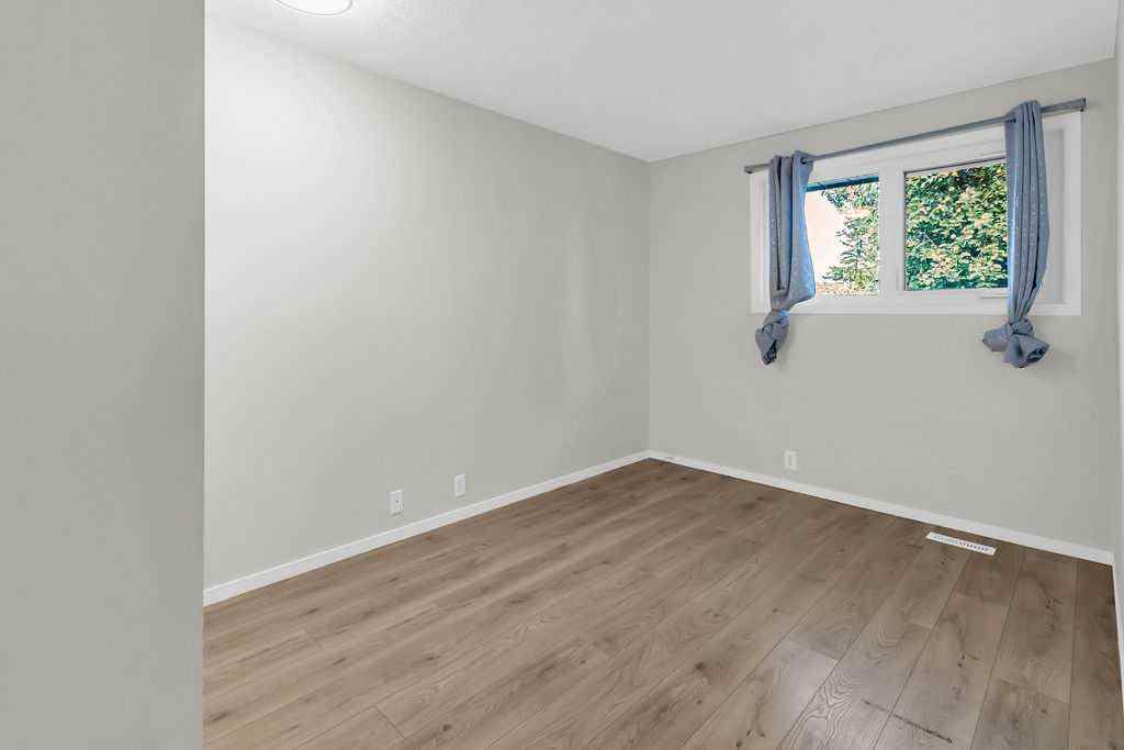 MLS® A2257486 - 10 Radcliffe Crescent SE in Albert Park/Radisson Heights Calgary, Residential