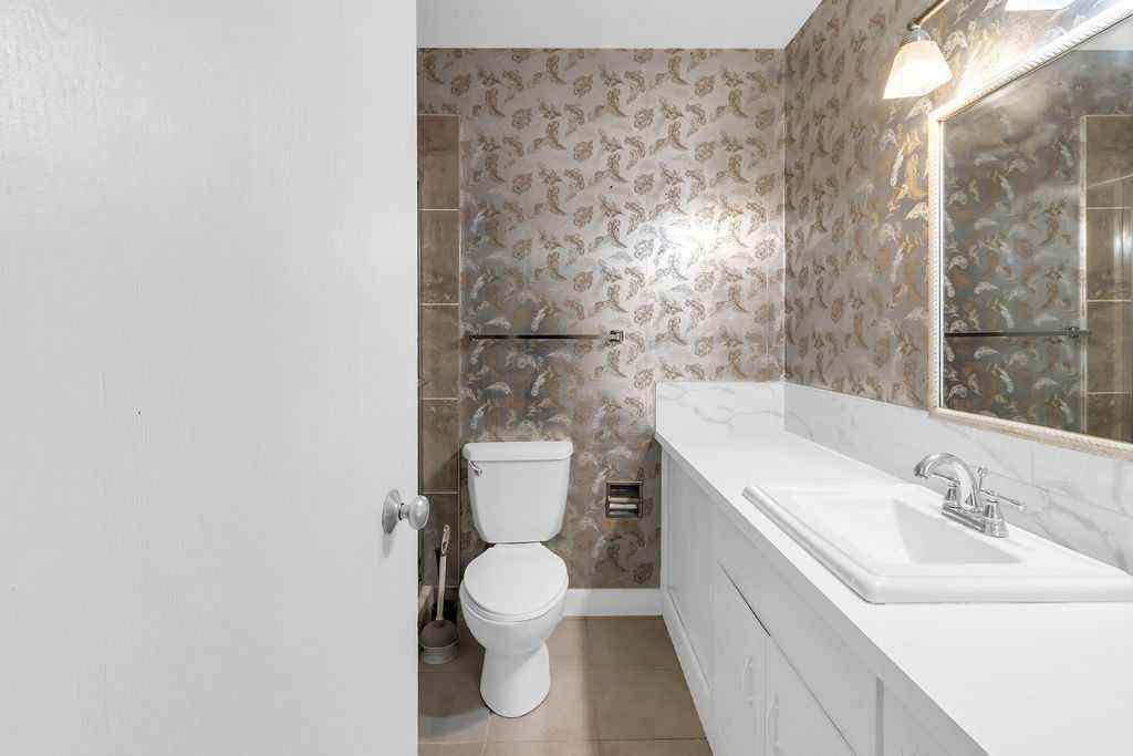 MLS® A2257486 - 10 Radcliffe Crescent SE in Albert Park/Radisson Heights Calgary, Residential