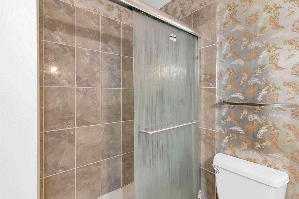MLS® A2257486 - 10 Radcliffe Crescent SE in Albert Park/Radisson Heights Calgary, Residential