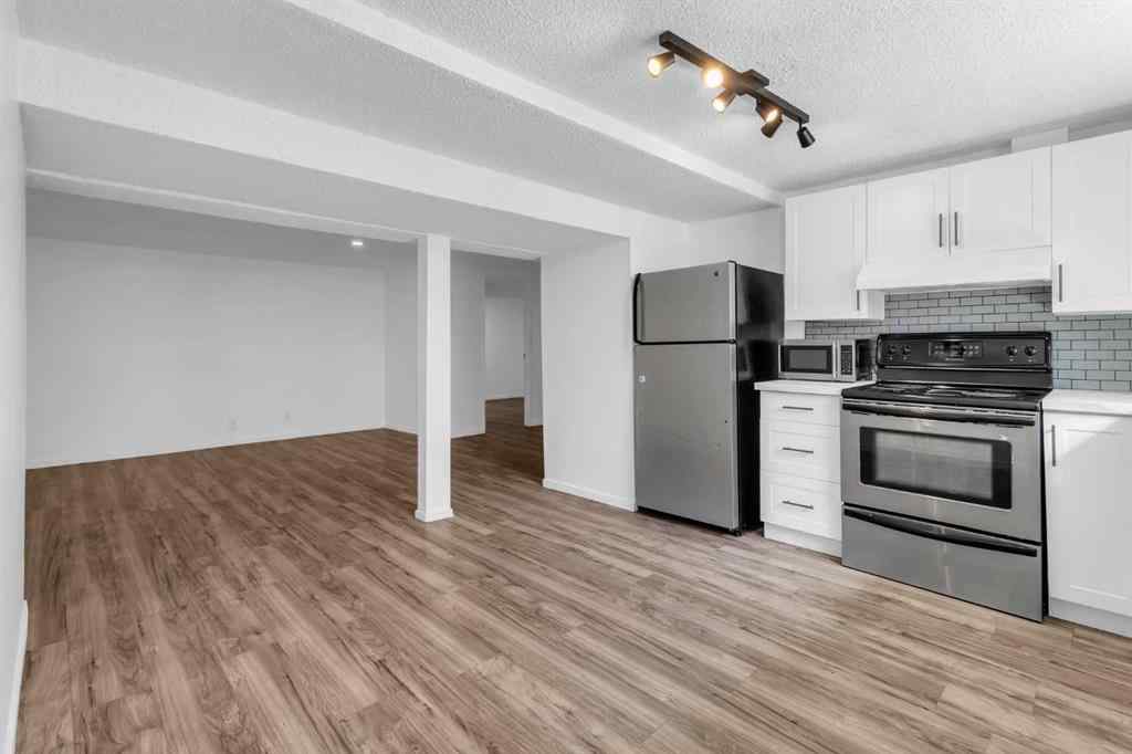 MLS® A2257486 - 10 Radcliffe Crescent SE in Albert Park/Radisson Heights Calgary, Residential