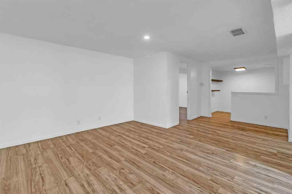 MLS® A2257486 - 10 Radcliffe Crescent SE in Albert Park/Radisson Heights Calgary, Residential